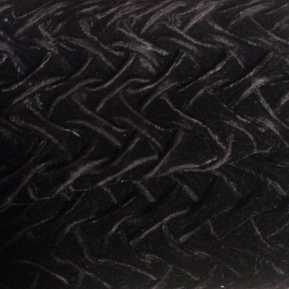 Textured handbag - Picture 3 of 3